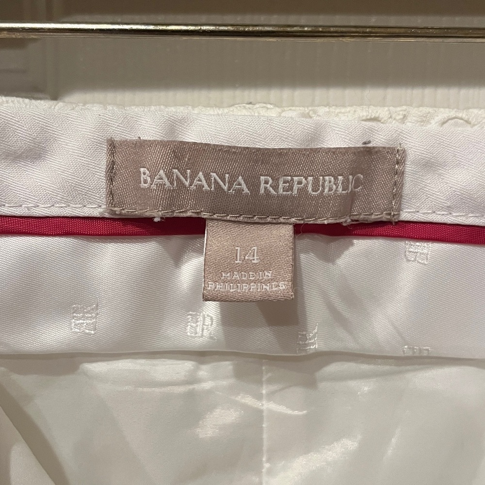 Banana Republic White Eyelet Women Shorts - Picture 4 of 4